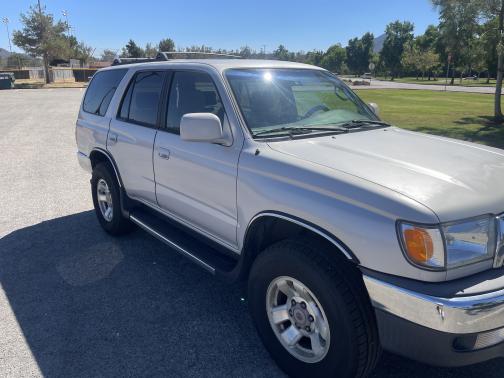 1999 Toyota 4Runner SR5