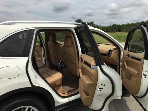 2012 Porsche Cayenne Base
