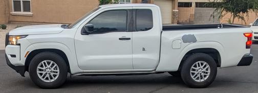 Gray 2022 Nissan Frontier S