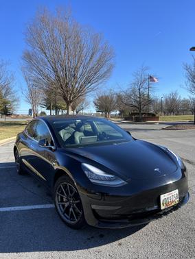 Photo 2 of 7 of 2019 Tesla Model 3 Standard Range Plus
