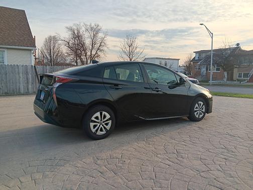 2017 Toyota Prius One