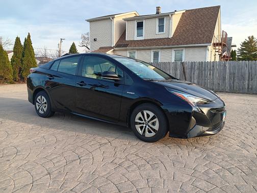 2017 Toyota Prius One