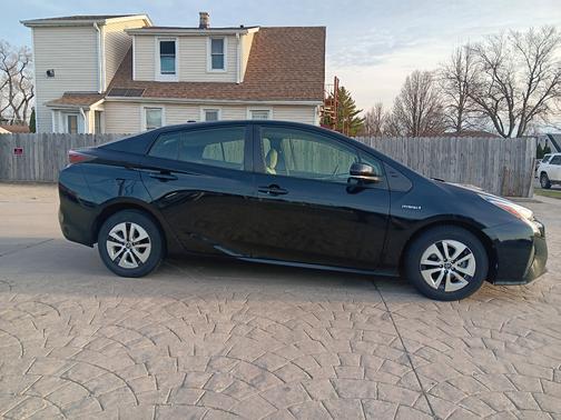 2017 Toyota Prius One