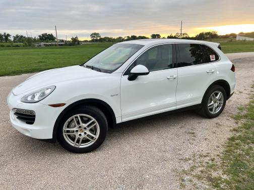 Photo 1 of 15 of 2014 Porsche Cayenne Hybrid S