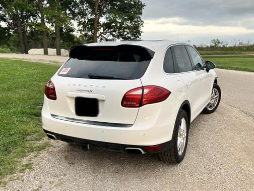 Photo 4 of 15 of 2014 Porsche Cayenne Hybrid S