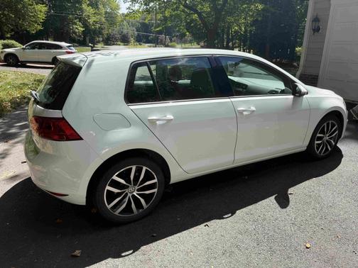 2017 Volkswagen Golf TSI SEL 4-Door