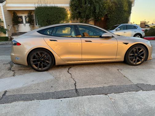 2021 Tesla Model S Plaid