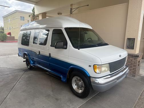 1999 Ford E350 Super Duty Base