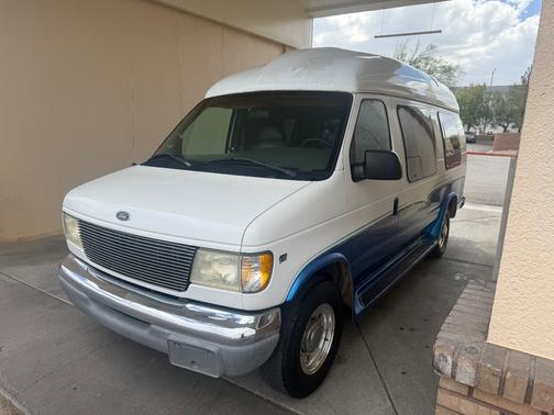 1999 Ford E350 Super Duty Base
