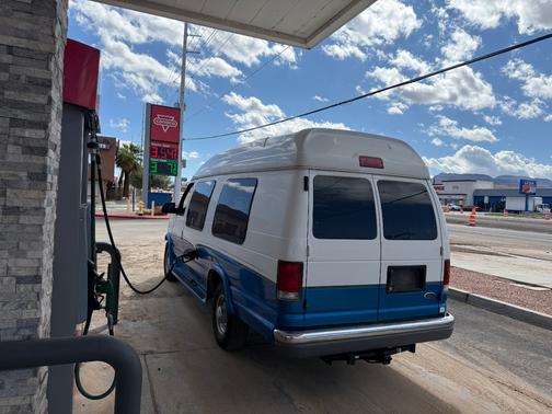 1999 Ford E350 Super Duty Base