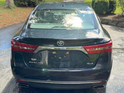 2016 Toyota Avalon XLE