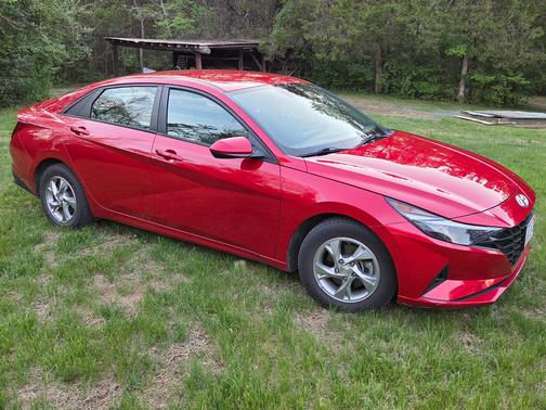 2021 Hyundai ELANTRA SE