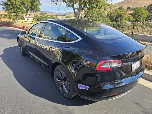 2019 Tesla Model 3 Standard Range Plus