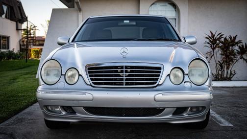 Photo 1 of 10 of 2001 Mercedes-Benz E-Class E320 4MATIC