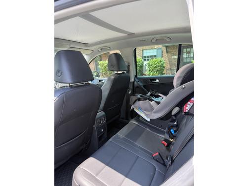2011 Volkswagen Tiguan SE