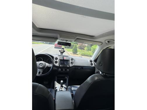 2011 Volkswagen Tiguan SE