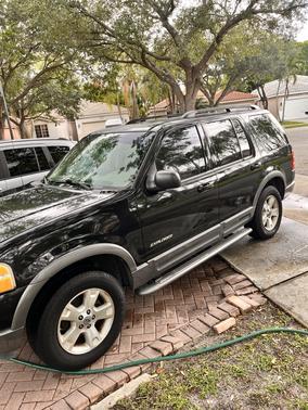 2004 Ford Explorer XLT