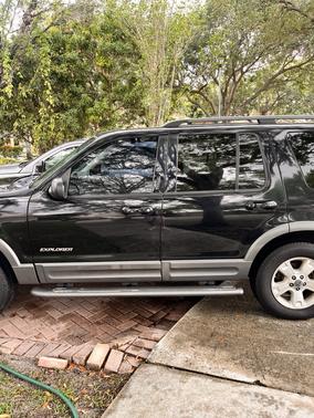 2004 Ford Explorer XLT