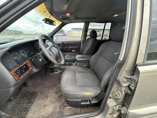 Gold 1996 Jeep Grand Cherokee Limited 4WD