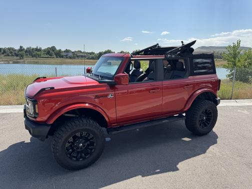 2022 Ford Bronco Outer Banks