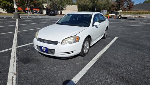 White 2010 Chevrolet Impala LT
