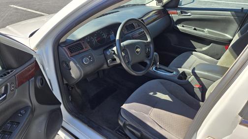 White 2010 Chevrolet Impala LT