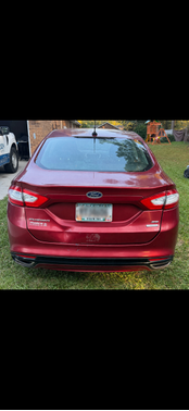 Red 2014 Ford Fusion SE