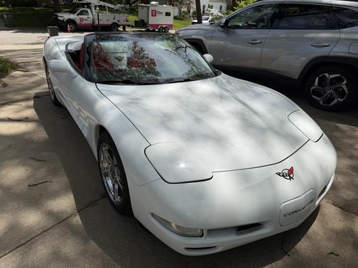 White 1998 Chevrolet Corvette Base