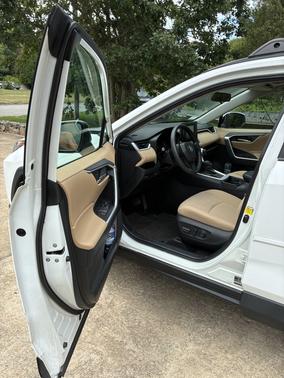 White 2021 Toyota RAV4 XLE