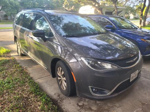 Gray 2017 Chrysler Pacifica Touring-L