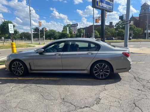 Silver 2020 BMW 750 i xDrive