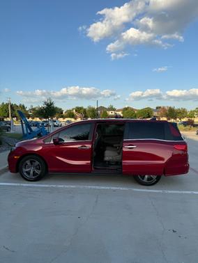 Red 2022 Honda Odyssey EX