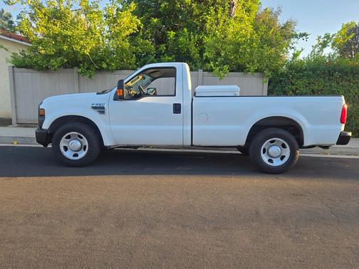 White 2009 Ford F-350 XL Super Duty