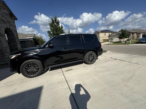 Black 2023 INFINITI QX80 SENSORY