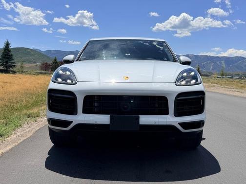 White 2022 Porsche Cayenne Cayenne E-Hybrid