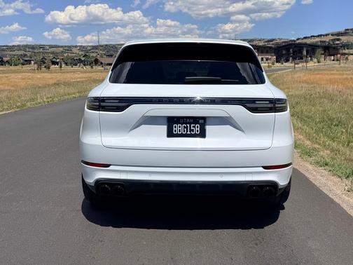 White 2022 Porsche Cayenne Cayenne E-Hybrid