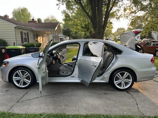 2012 Volkswagen Passat 3.6 SE