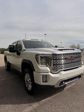 White 2022 GMC Sierra 2500 Denali