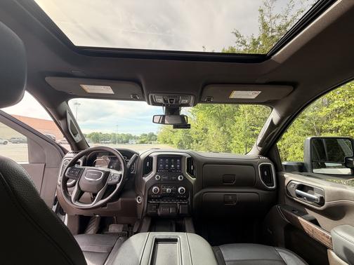 White 2022 GMC Sierra 2500 Denali