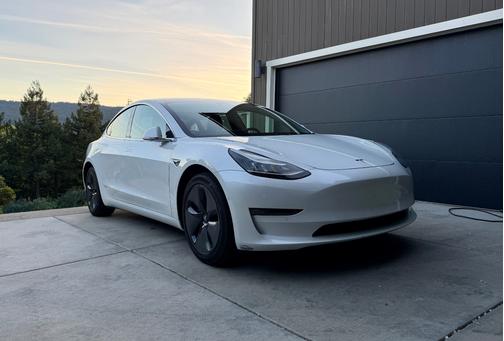 White 2019 Tesla Model 3 Standard Range Plus