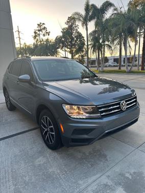 Gray 2021 Volkswagen Tiguan 2.0T SE