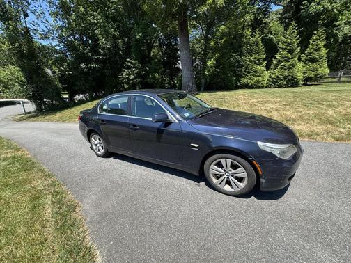 Blue 2010 BMW 528 i xDrive