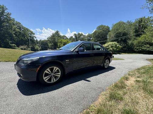 Blue 2010 BMW 528 i xDrive