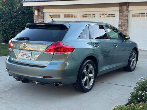 Green 2010 Toyota Venza Base