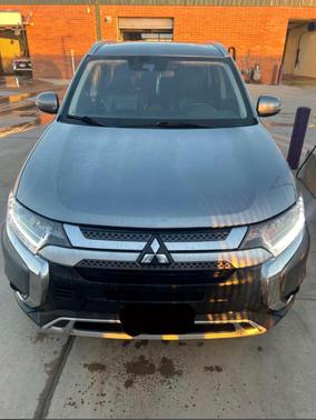 Silver 2020 Mitsubishi Outlander SE