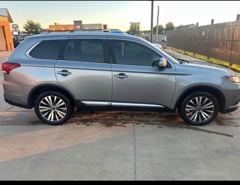 Silver 2020 Mitsubishi Outlander SE