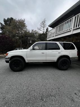 White 1998 Toyota 4Runner SR5 4WD