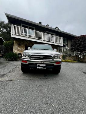 White 1998 Toyota 4Runner SR5 4WD