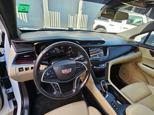 Blue 2017 Cadillac XT5 Luxury