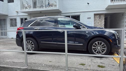 Blue 2017 Cadillac XT5 Luxury
